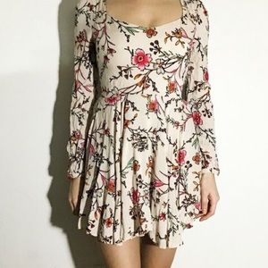 Ecoté White Floral Long Sleeved Mini Dress